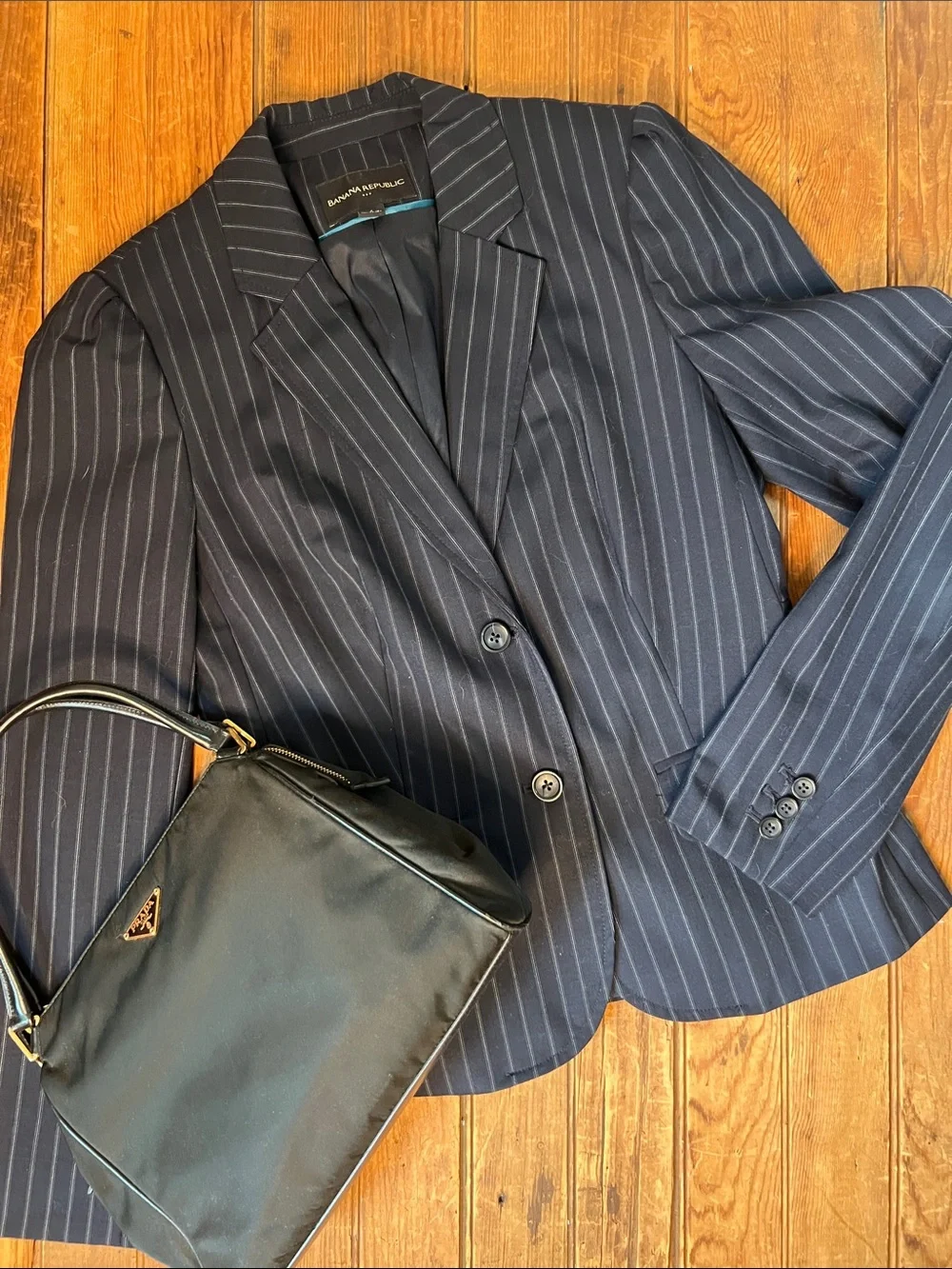 Banana Republic Navy Pinstripe cropped short Blazer pleated back size 4